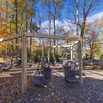 New Bear\'S Den Retreat