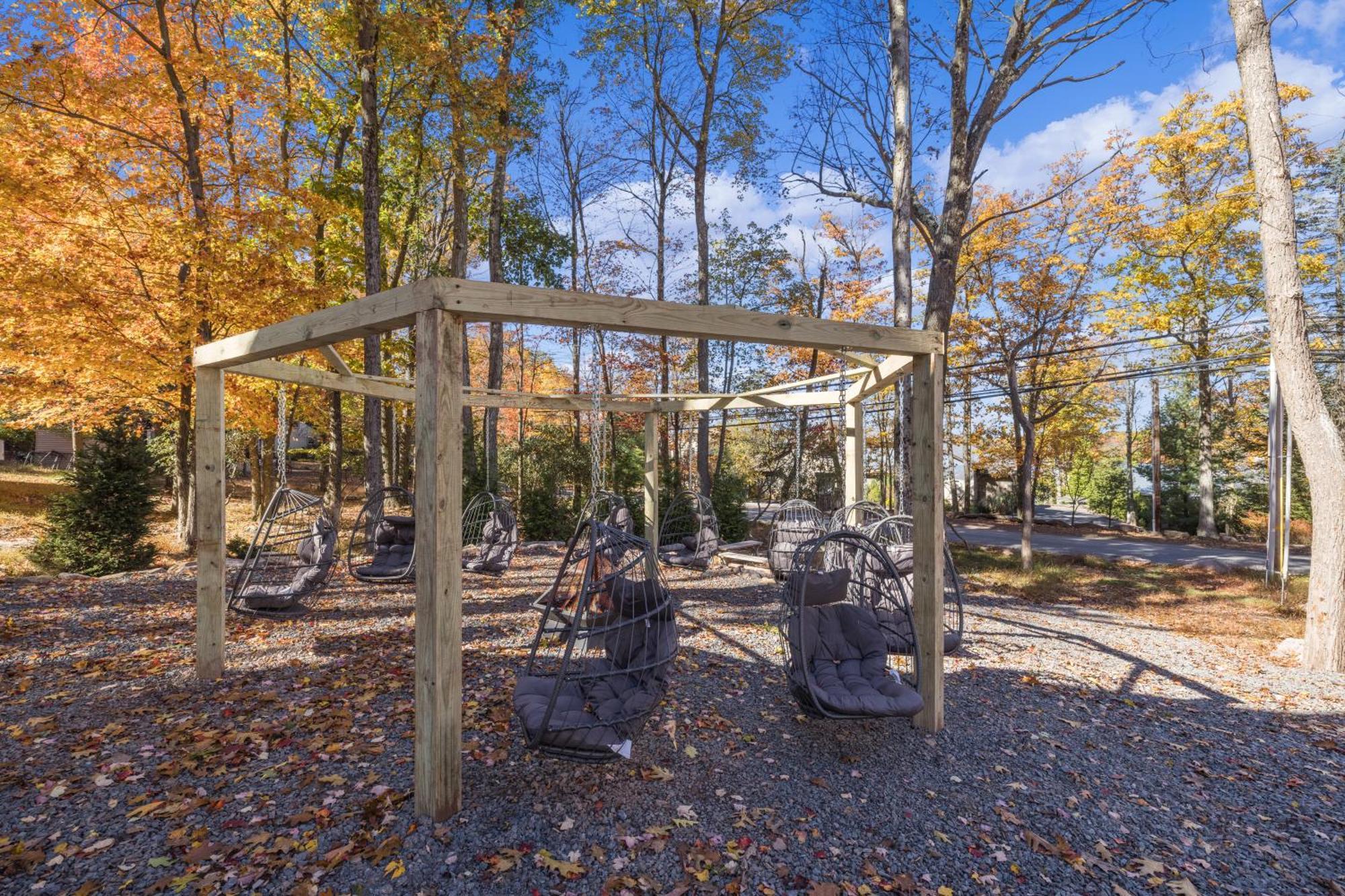 New Bear's Den Retreat Villa