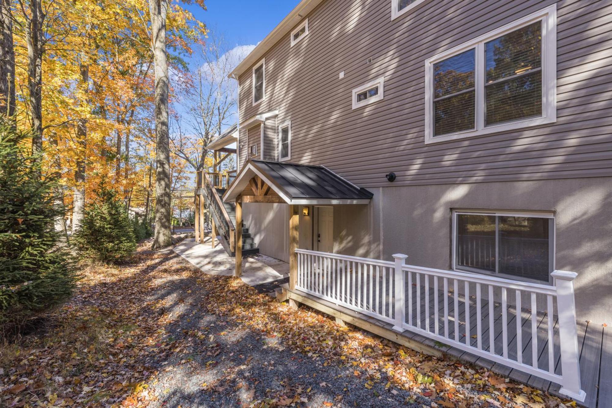 New Bear's Den Retreat