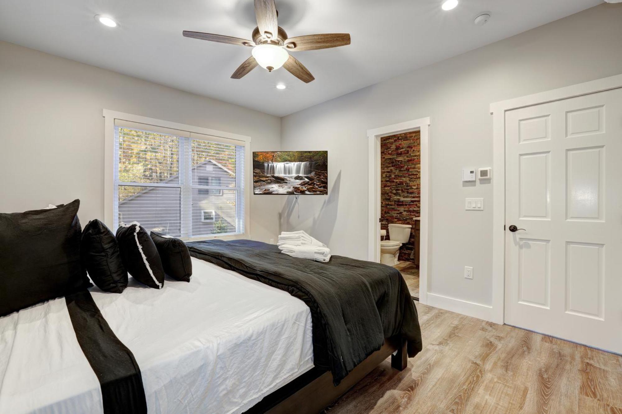 New Bear's Den Retreat Villa Lake Harmony
